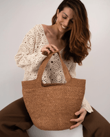 Comment choisir le sac en raphia parfait : guide essentiel - Maud Nakà Paris