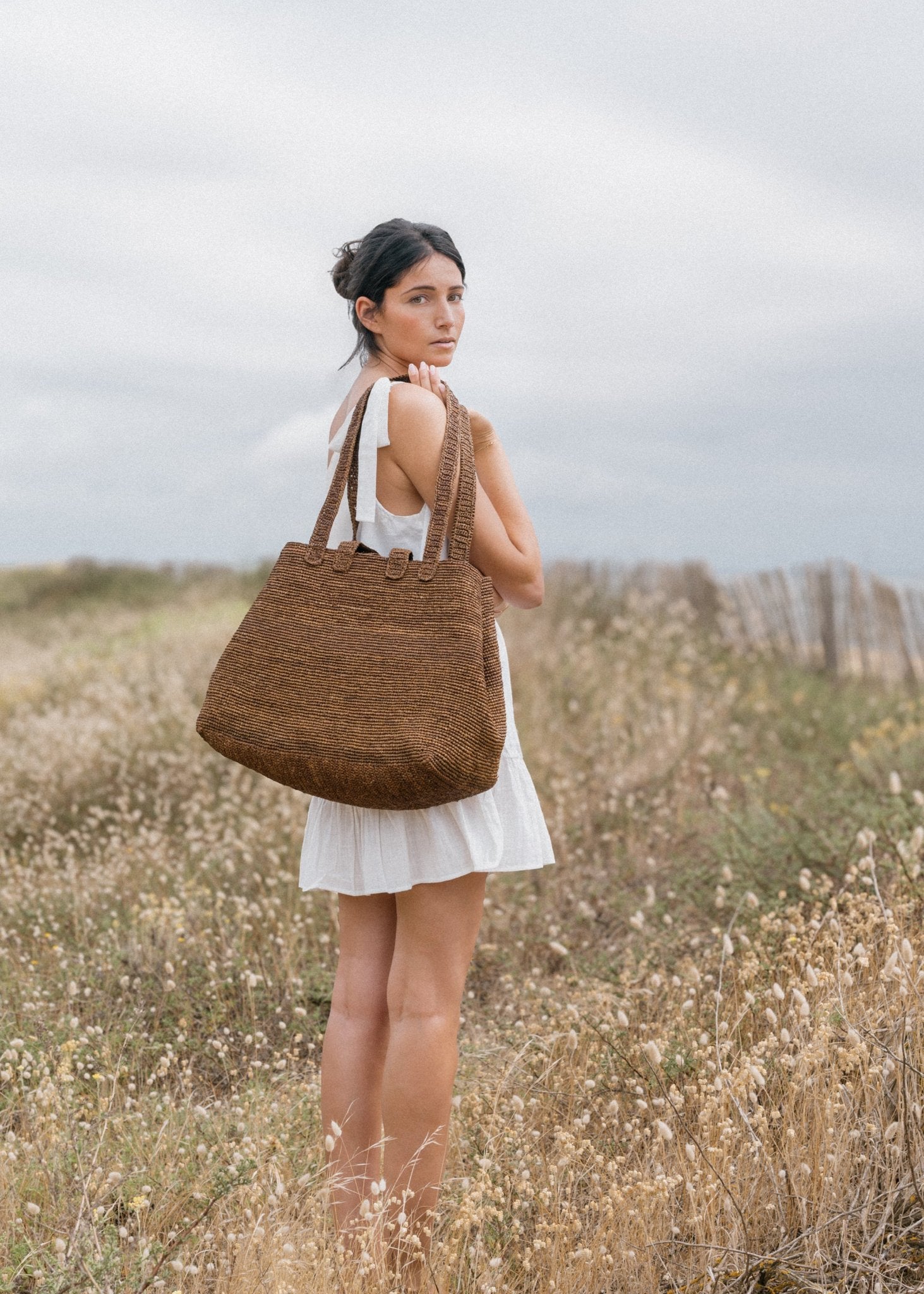 Sac en raphia Bossy porté épaule - Maud Nakà