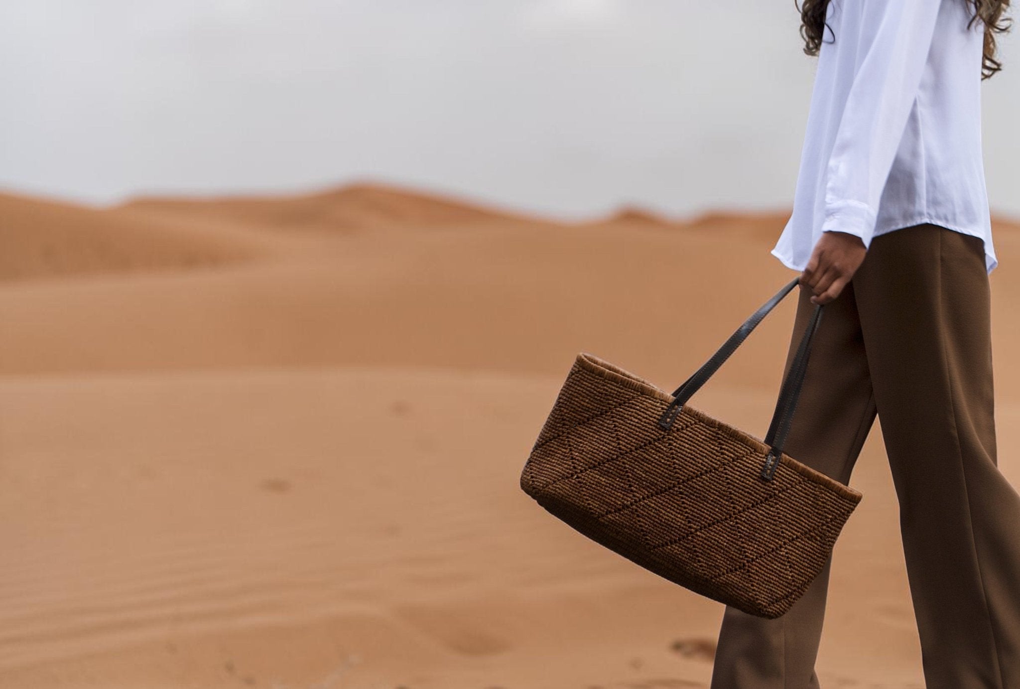 Panier en raphia Ambre - détail tissage losange